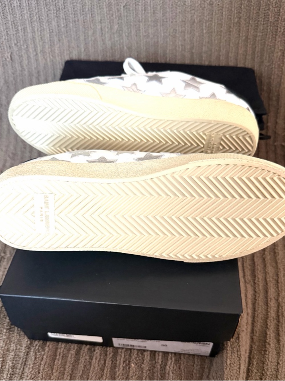Saint Laurent White Leather Low-Top Sneakers with Black Heel Tab - Picture 7 of 8